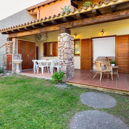 Holiday House Li Piri San Teodoro  Extérieur photo