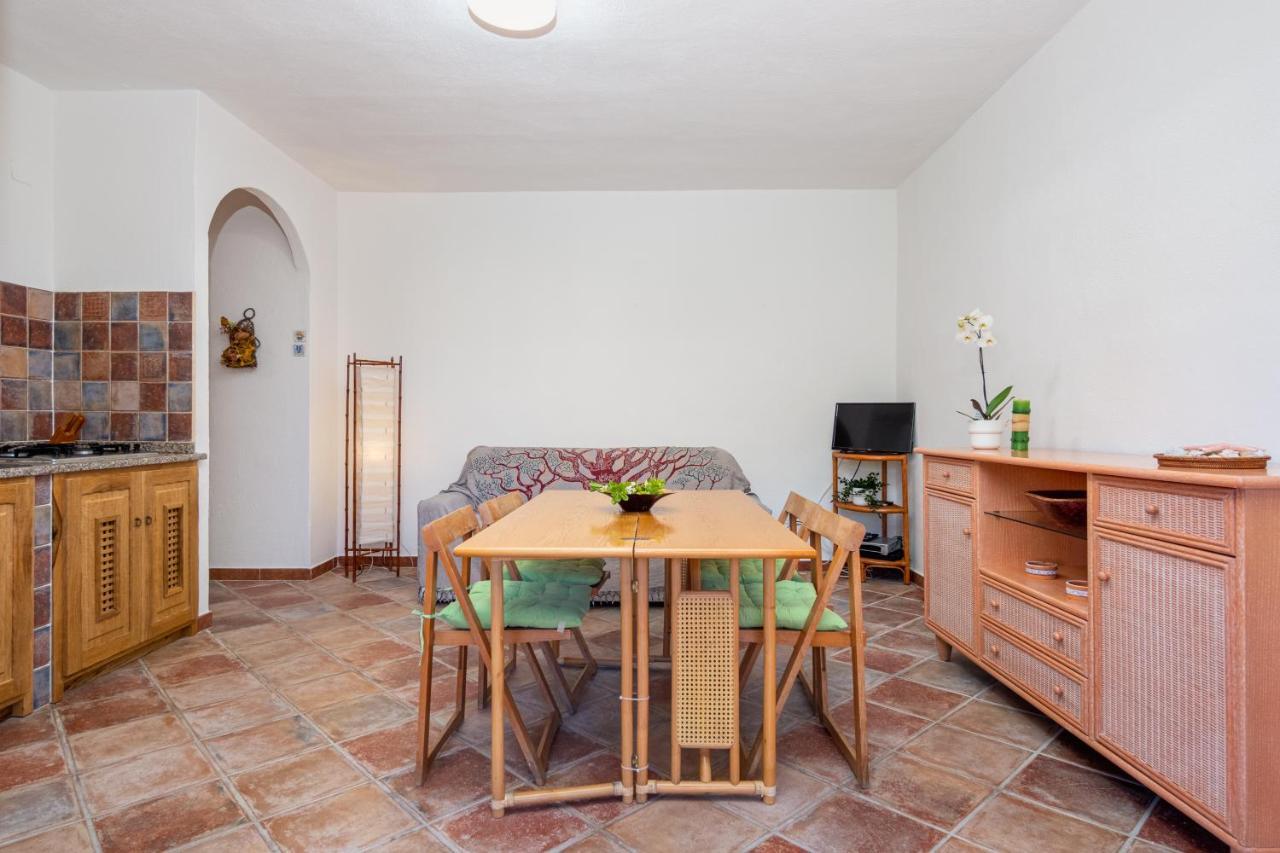 Holiday House Li Piri San Teodoro  Extérieur photo