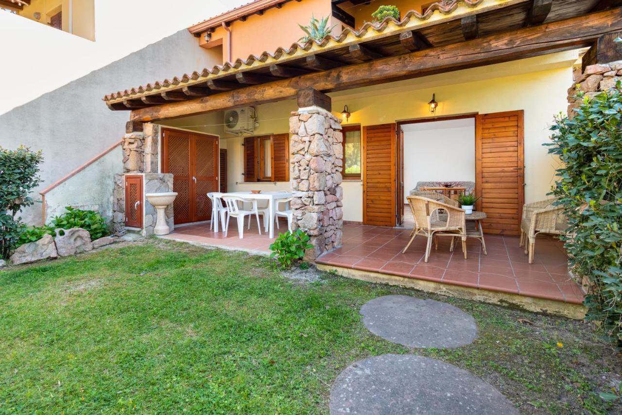 Holiday House Li Piri San Teodoro  Extérieur photo