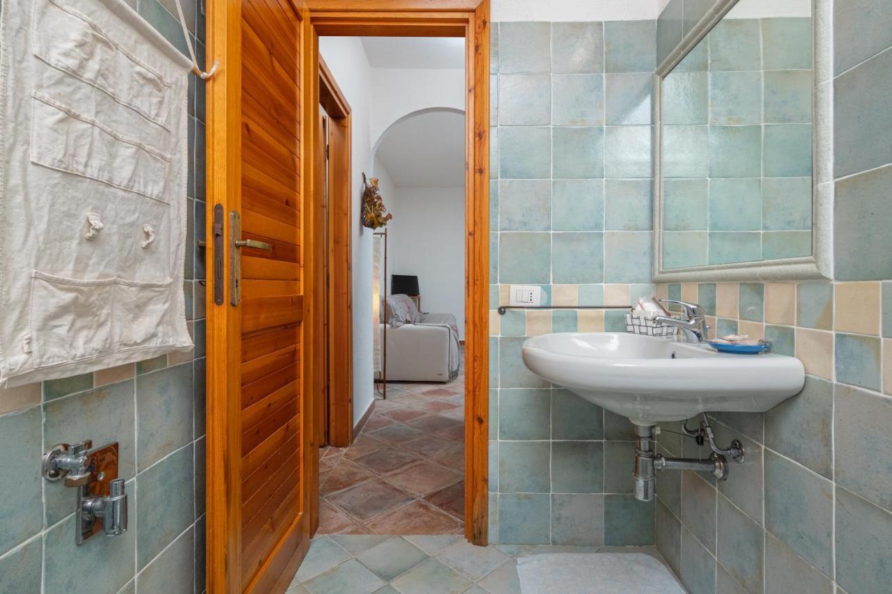 Holiday House Li Piri San Teodoro  Extérieur photo