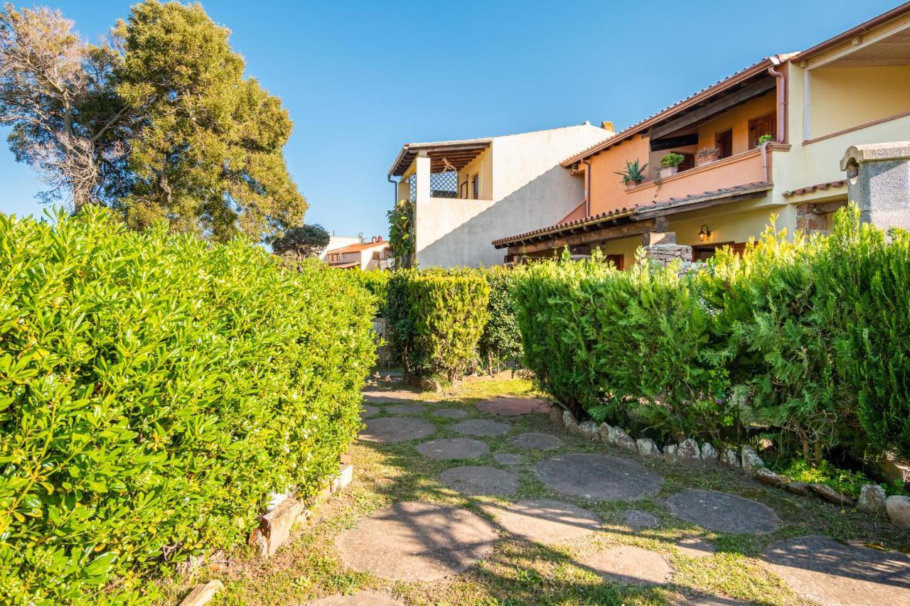 Holiday House Li Piri San Teodoro  Extérieur photo
