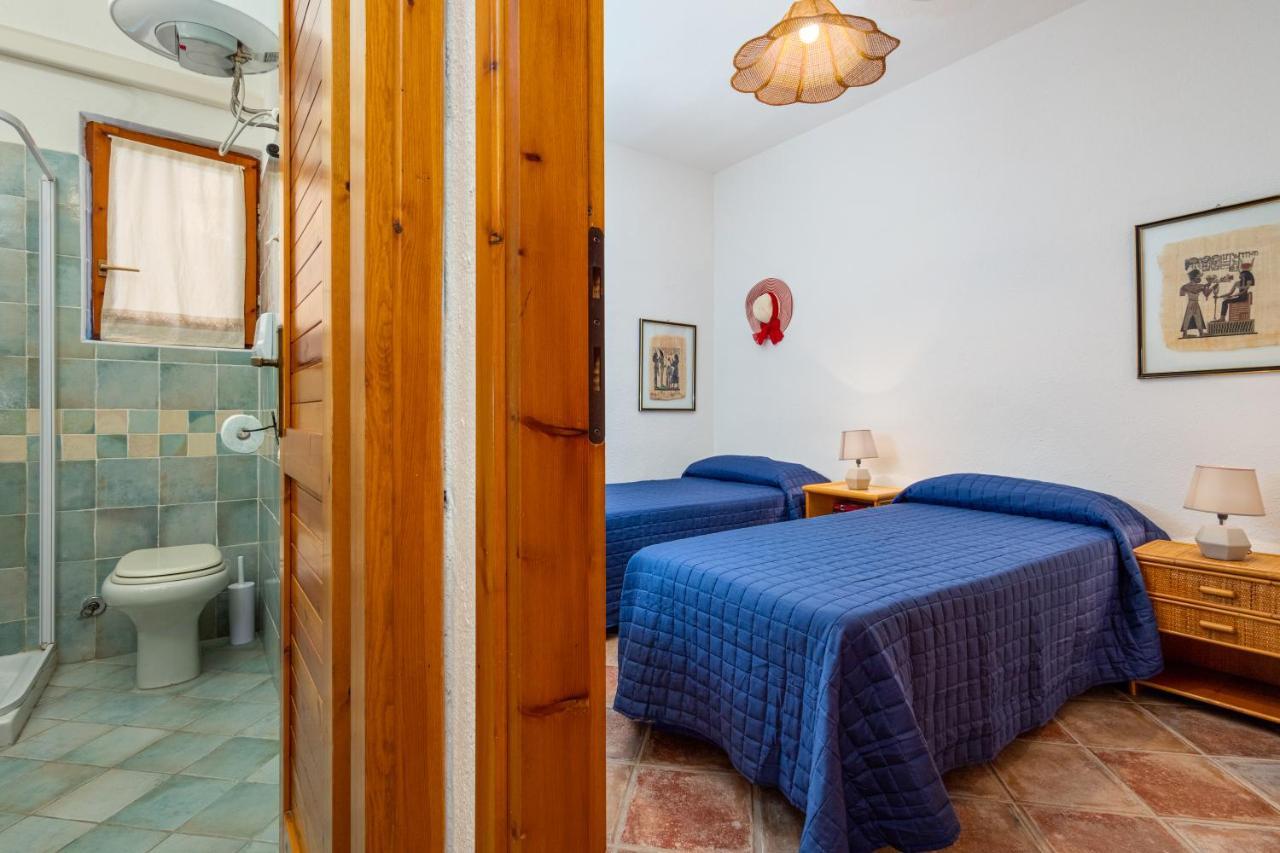 Holiday House Li Piri San Teodoro  Extérieur photo