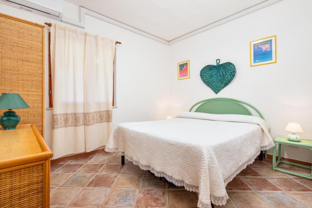 Holiday House Li Piri San Teodoro  Extérieur photo